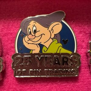 ✨3 for $32✨ Dopey 25 Years Mystery Pin